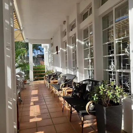 Villa Osumare Cosy Beach Front Guest House-3